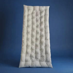 تشک سنتی بزرگسال تاشو و مسافرتی سفید با دوخت لمسه کاری شده (Quilted) برای استراحت و خوابیدن