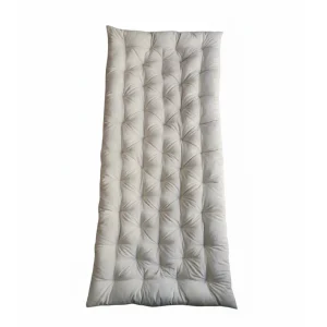 تشک سنتی بزرگسال و نوجوان تاشو و مسافرتی سفید با دوخت لمسه کاری شده (Quilted) برای استراحت و خوابیدن
